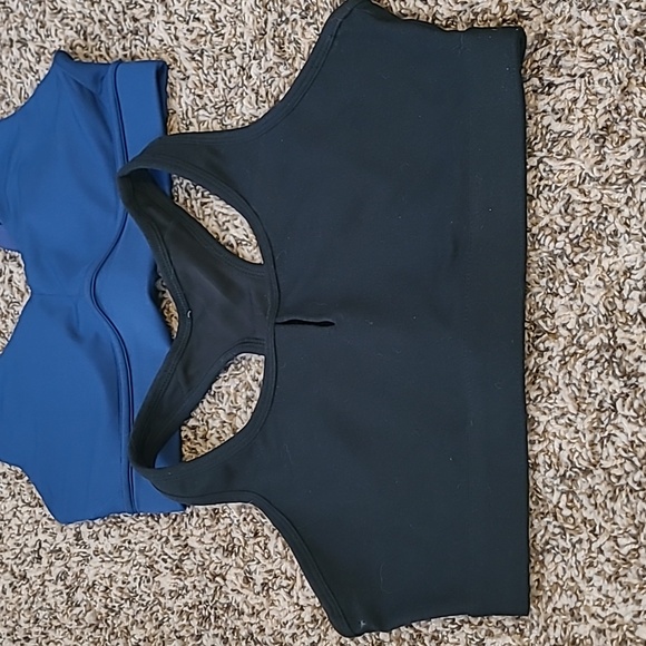 Lot of 2 Fabletics sports bras - Picture 2 of 9